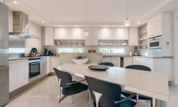 Videresalg -  Hytte / villa -
Albir