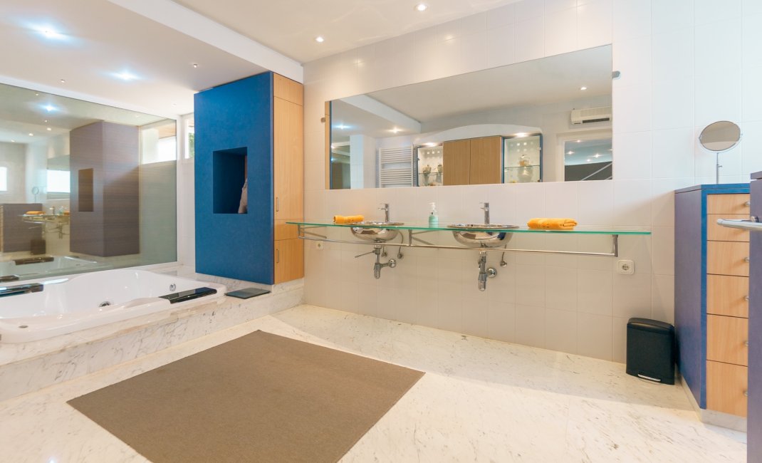 Videresalg -  Hytte / villa -
Albir