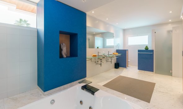 Videresalg -  Hytte / villa -
Albir