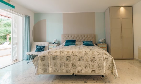 Videresalg -  Hytte / villa -
Albir