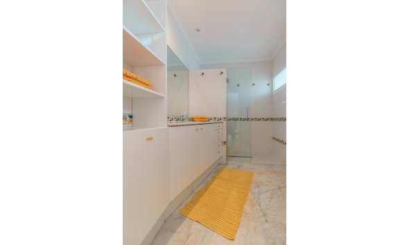 Videresalg -  Hytte / villa -
Albir