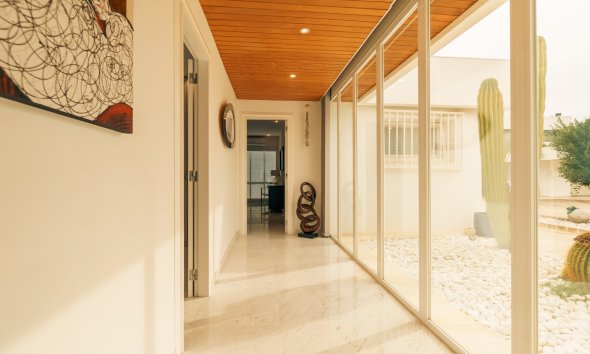 Videresalg -  Hytte / villa -
Albir