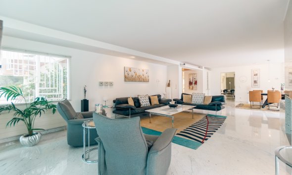 Videresalg -  Hytte / villa -
Albir