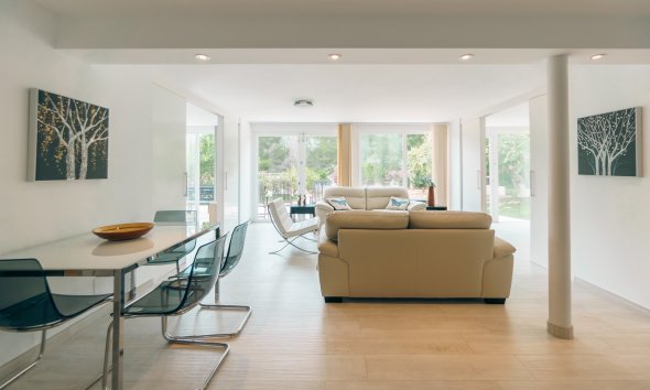 Videresalg -  Hytte / villa -
Albir