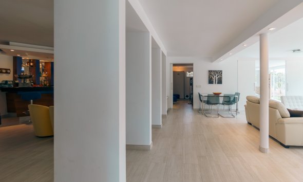 Videresalg -  Hytte / villa -
Albir