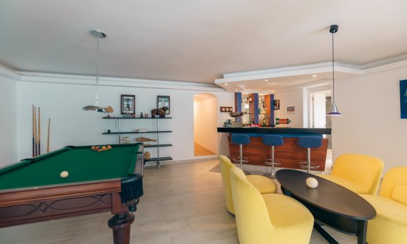 Videresalg -  Hytte / villa -
Albir