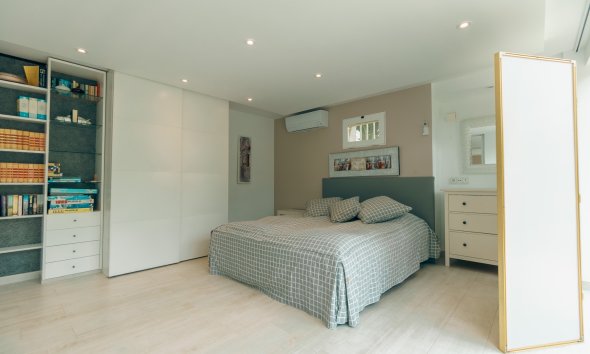 Videresalg -  Hytte / villa -
Albir