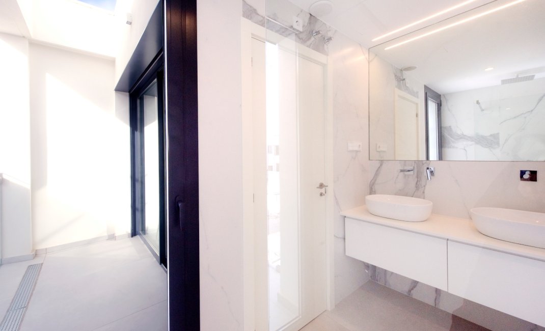 Videresalg -  Hytte / villa -
Albir