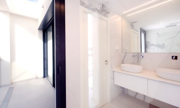 Videresalg -  Hytte / villa -
Albir