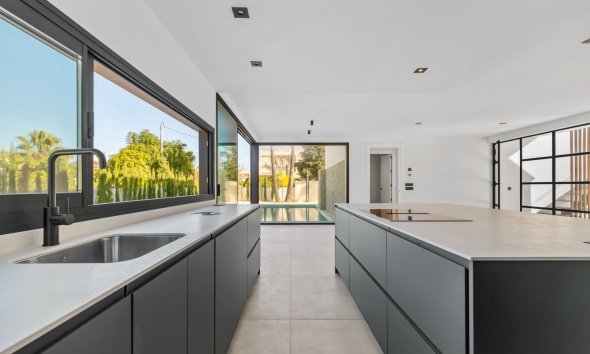 Obra nueva - Chalet / Villa  -
Albir