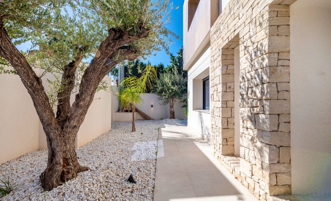 Obra nueva - Chalet / Villa  -
Albir