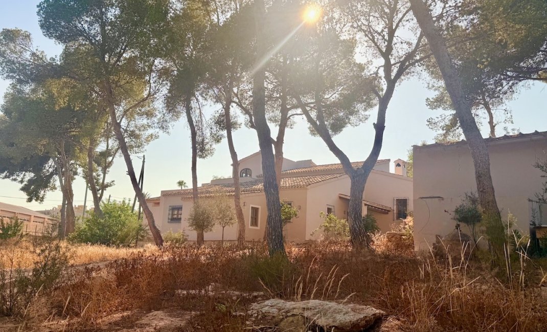 Resale -  Chalet / Villa -
Alfaz del Pi - Alfas del Pí