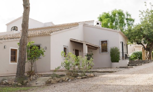 Resale -  Chalet / Villa -
Alfaz del Pi - Alfas del Pí