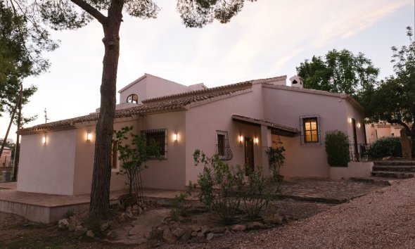 Resale -  Chalet / Villa -
Alfaz del Pi - Alfas del Pí