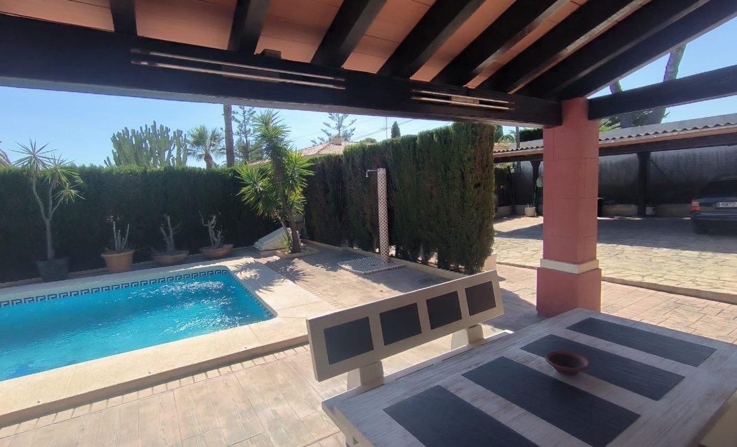 Reventa - Chalet / Villa  -
Benidorm