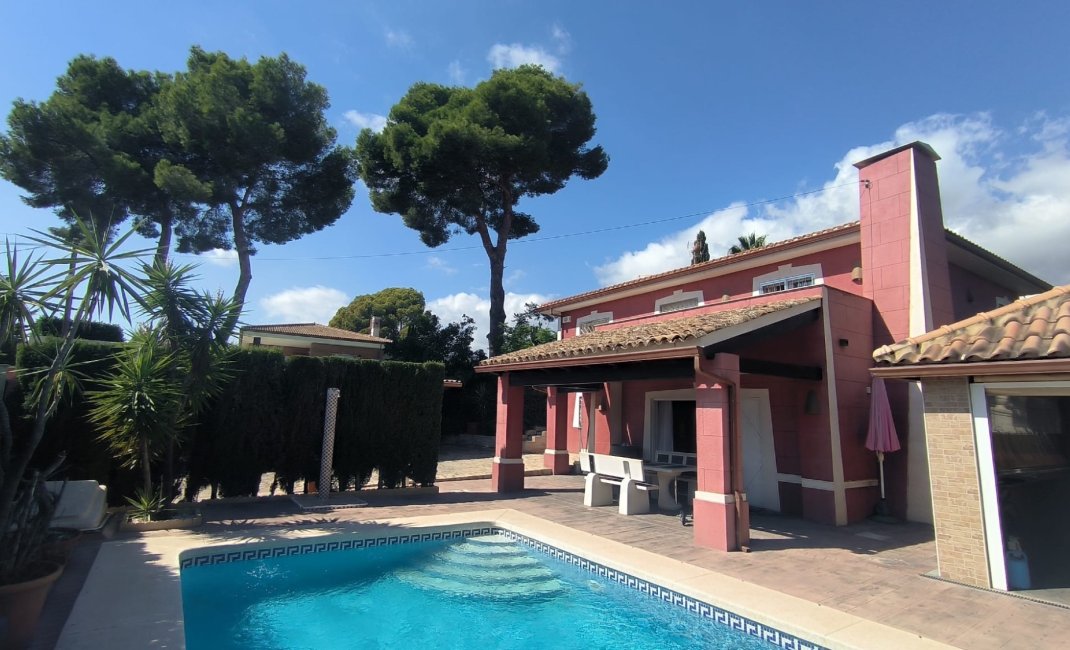 Reventa - Chalet / Villa  -
Benidorm