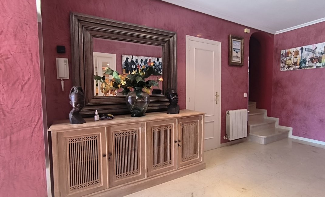 Reventa - Chalet / Villa  -
Benidorm