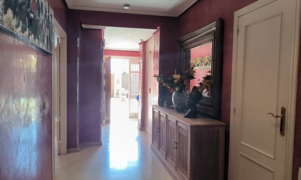 Reventa - Chalet / Villa  -
Benidorm