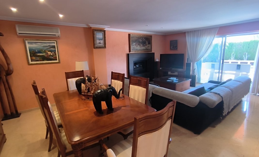 Reventa - Chalet / Villa  -
Benidorm