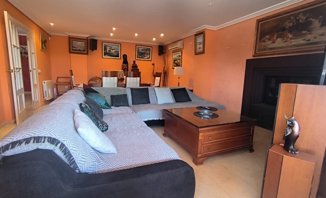 Reventa - Chalet / Villa  -
Benidorm