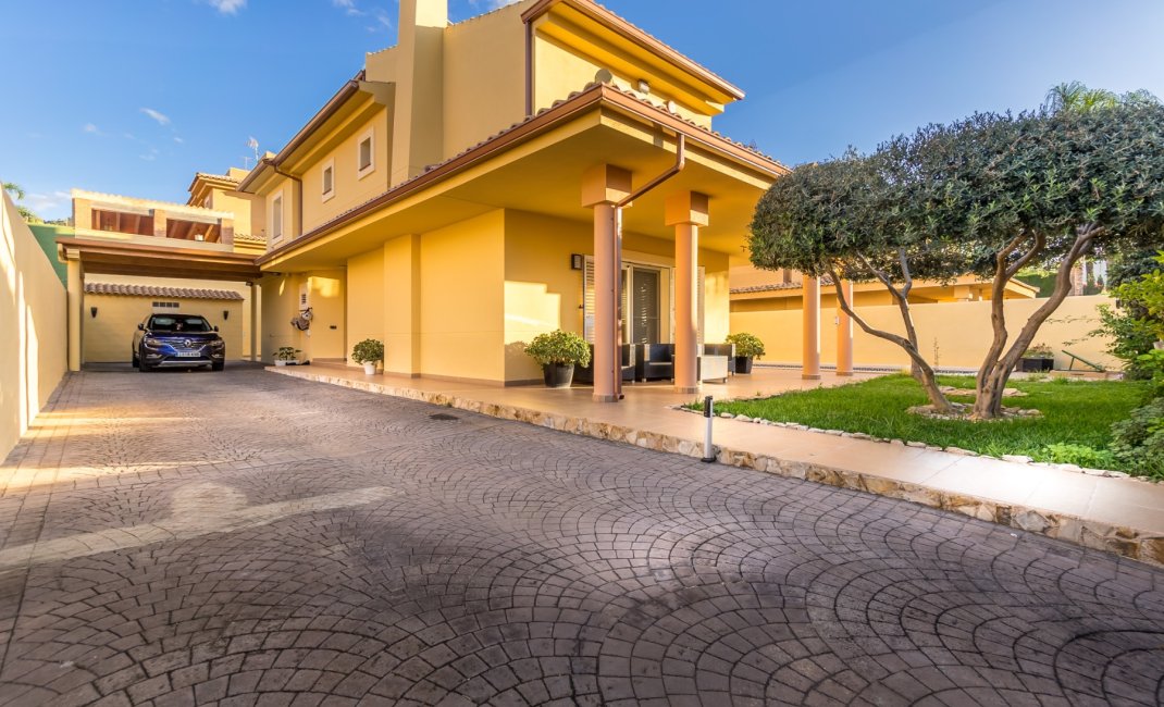 Revente -  Chalet / Villa -
Benidorm