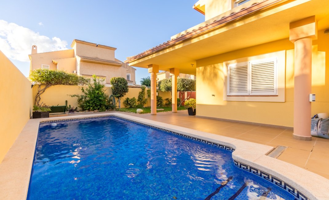 Revente -  Chalet / Villa -
Benidorm