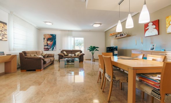 Revente -  Chalet / Villa -
Benidorm