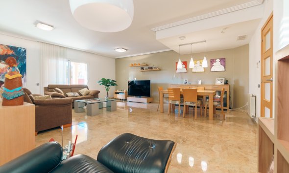 Revente -  Chalet / Villa -
Benidorm