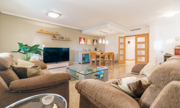 Revente -  Chalet / Villa -
Benidorm