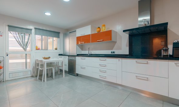 Revente -  Chalet / Villa -
Benidorm