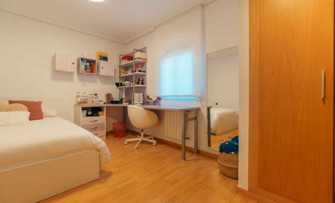 Revente -  Chalet / Villa -
Benidorm