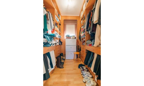 Revente -  Chalet / Villa -
Benidorm