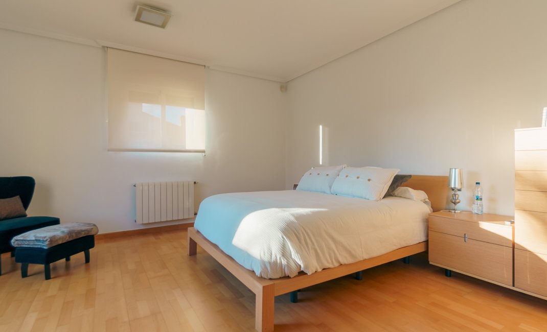 Revente -  Chalet / Villa -
Benidorm