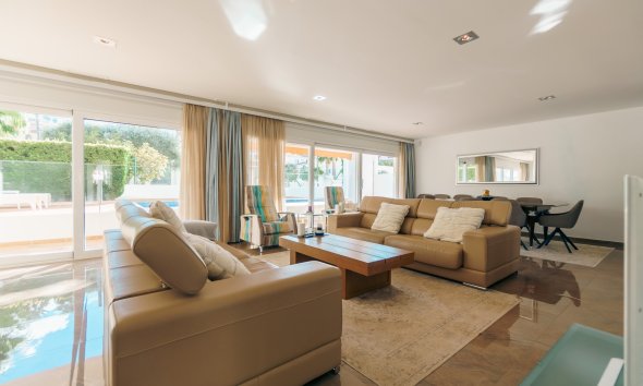 Resale -  Chalet / Villa -
Albir