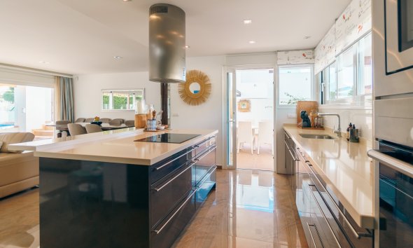 Resale -  Chalet / Villa -
Albir