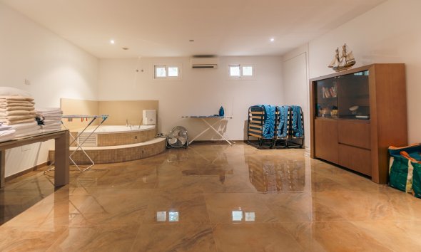 Resale -  Chalet / Villa -
Albir