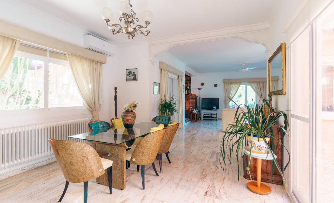 Herverkoop - Chalet / Villa -
Albir