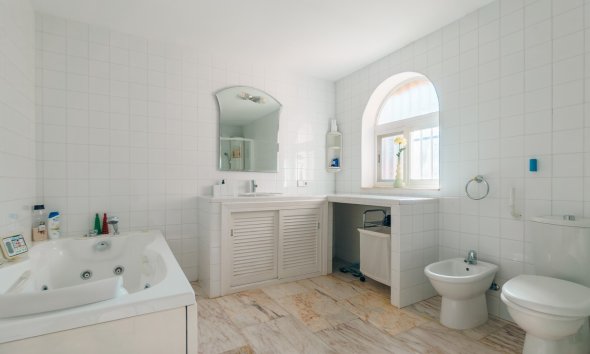 Herverkoop - Chalet / Villa -
Albir