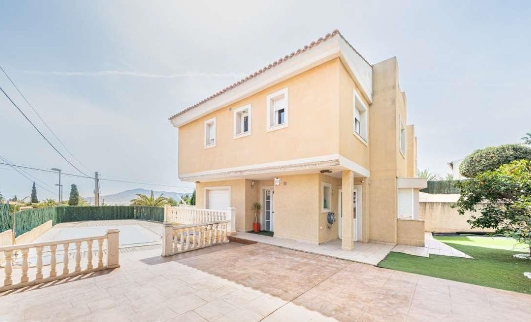 Videresalg - Villa -
La Nucía