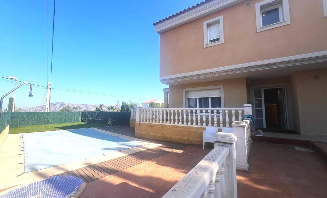 Videresalg - Villa -
La Nucía