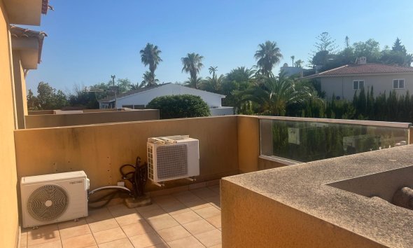 Videresalg - Villa -
La Nucía