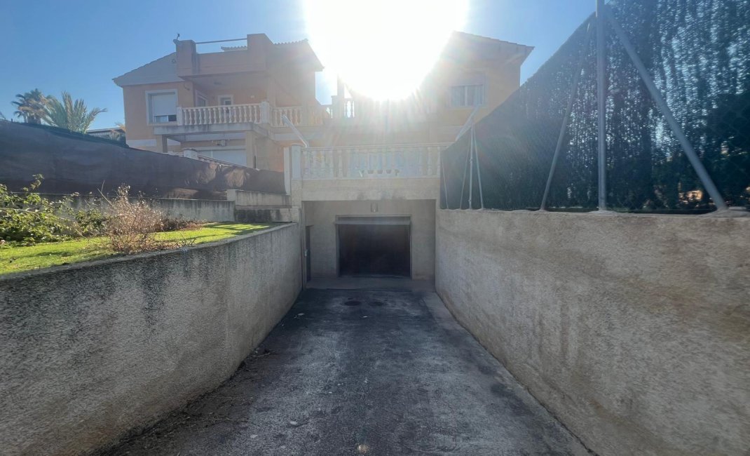 Videresalg - Villa -
La Nucía