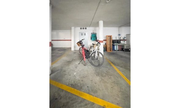  Alquiler larga estancia - Apartamento / piso -
Albir