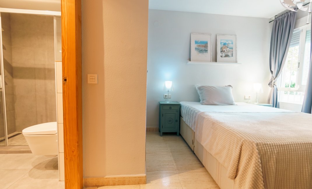  Alquiler larga estancia - Apartamento / piso -
Albir