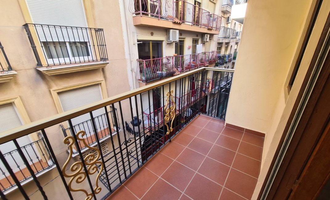 Revente - Commercial -
Benidorm - Levante