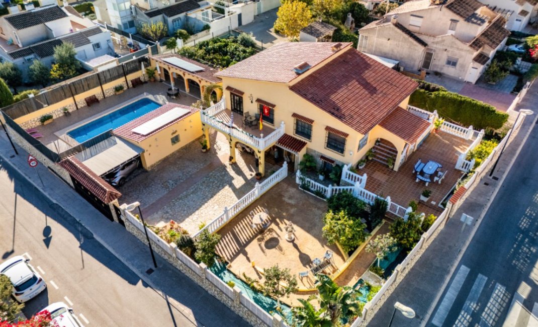 Videresalg - Villa -
La Nucía - La Nucia Hill