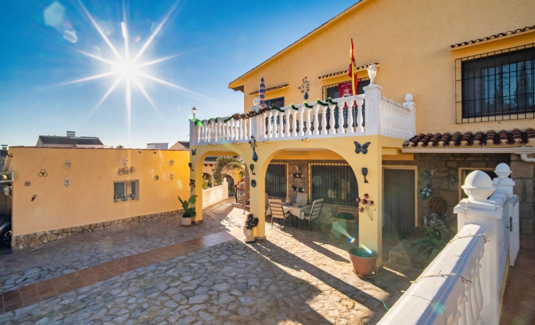 Videresalg - Villa -
La Nucía - La Nucia Hill