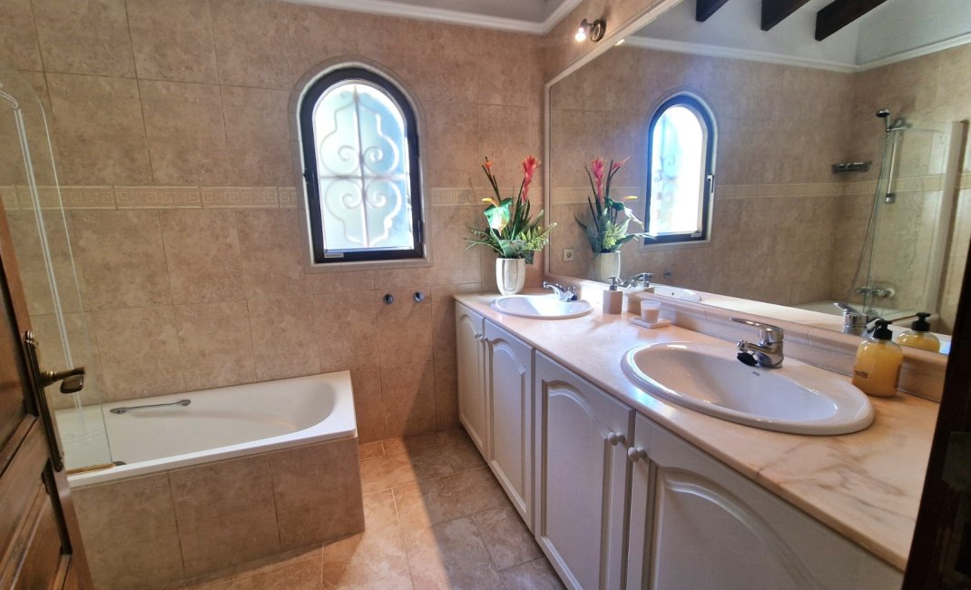 Herverkoop - Villa -
Altea - Santa Clara