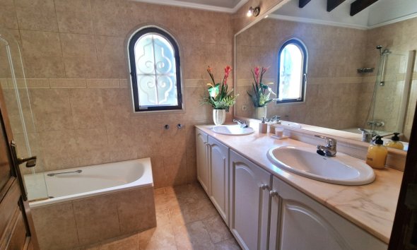 Herverkoop - Villa -
Altea - Santa Clara