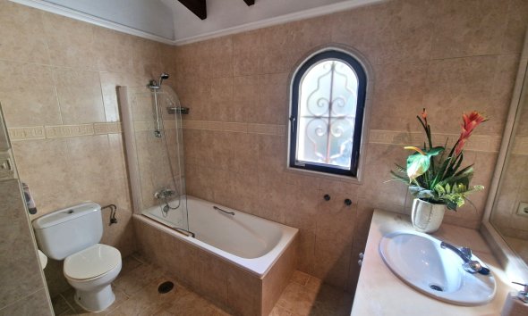 Herverkoop - Villa -
Altea - Santa Clara